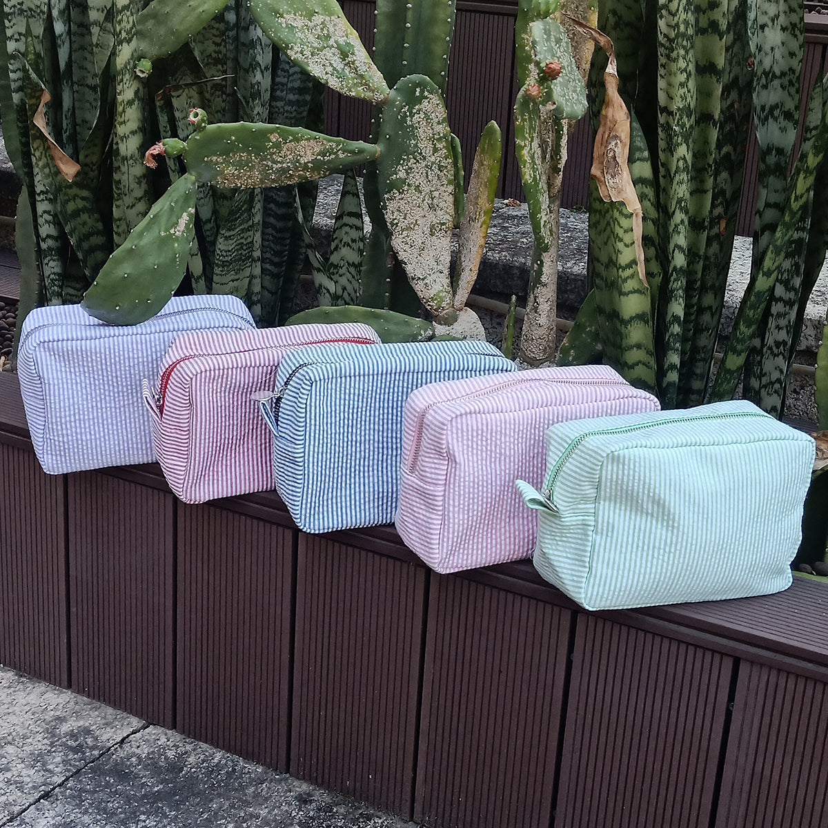 Seersucker Toiletry Bag - MTWORLDKIDS.COM