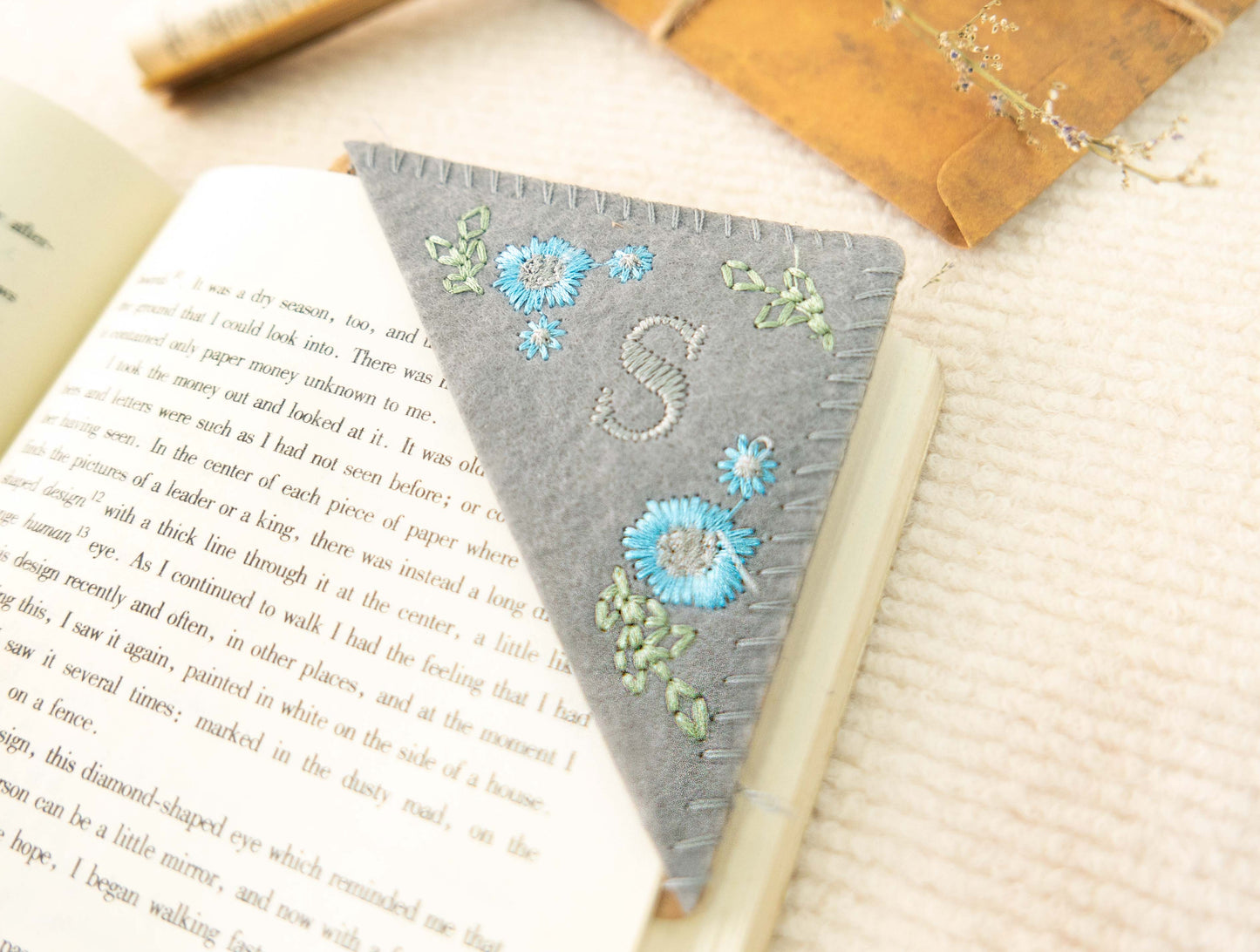 Hand Embroidered Corner Bookmarks: Mark Your Reading Adventure - MTWORLDKIDS.COM